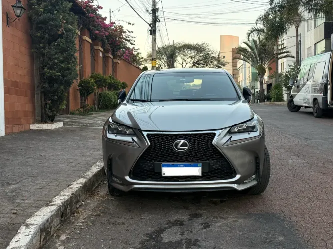 Lexus NX-200T F-sport 2.0 16V 238cv Aut. 2017