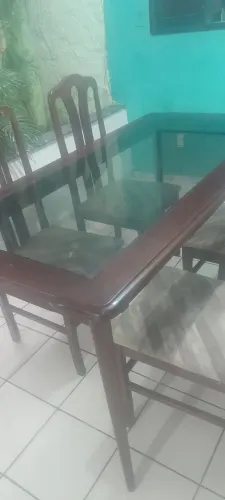 Mesa de jantar mogno