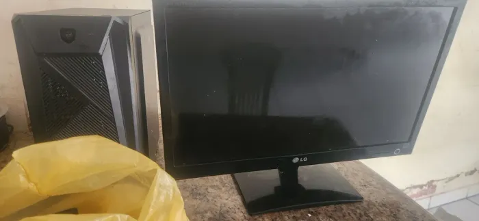 Gabinete + monitor + placa mãe Intel