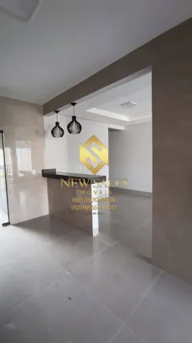 Casa- 3 quartos, 1 suíte, 124m², 3 vagas, 3 banheiros- Setor Serra Dourada