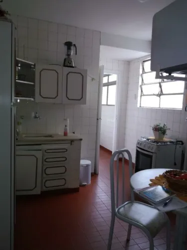 Apartamento no Condomínio Edifício Barão do Bananal na Pompéia com 2 dormitórios 1 banheir