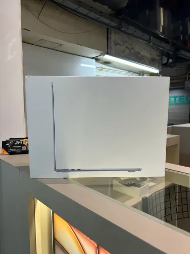 MacBook Air m4 16 ram 266gb