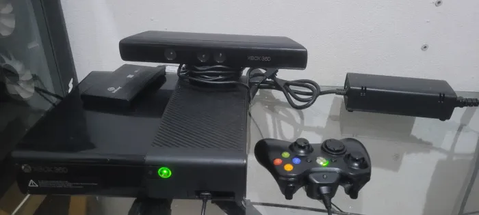Xbox 360 desbloqueado +73 jogos + 1 controle + 1 Kinect