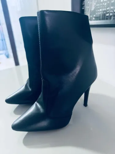 Bota Feminina Cano Curto Preta - TAMANHO 35/36 - NUNCA USADA 