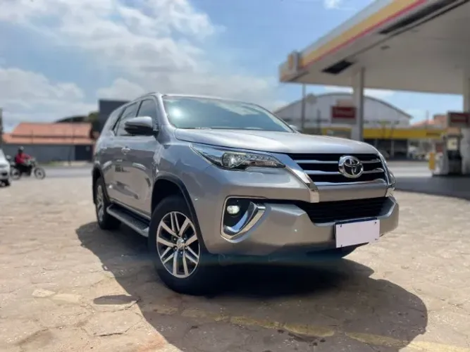Toyota Hilux SW4 SRX 4X4 2.8 TDI 16V Dies. Aut. 2019
