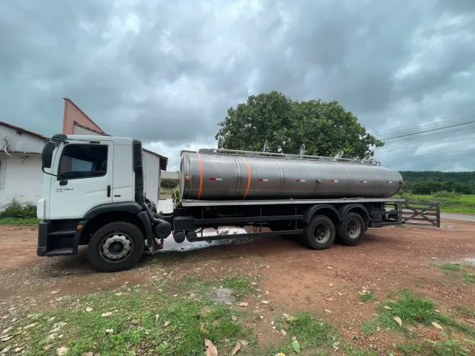 Caminhão VW 24.280 Tanque térmico 