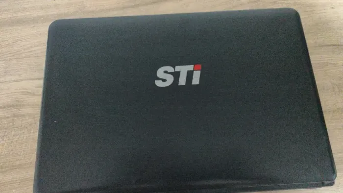 Notebook Semp Toshiba NA 1401 com processador AMD -70@1.00ghz, HD320GB, 4GB de memória