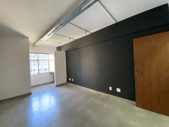SALA A VENDA EM LOURDES COM 20M²