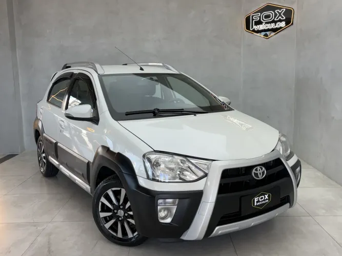Toyota Etios Cross 1.5 Flex 16V 5P Mec. 2015