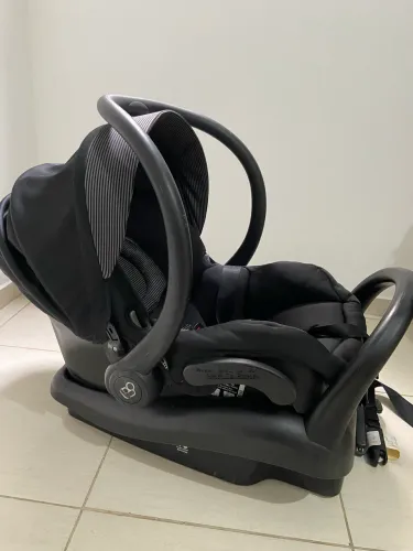 Bebê conforto maxicosi