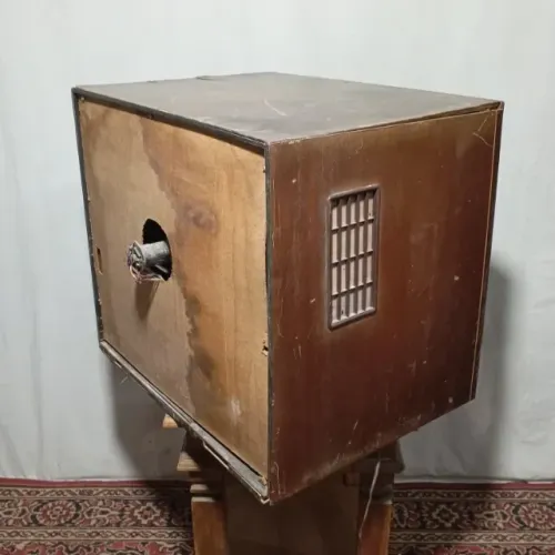 Antigo televisor para decoração - restauro 