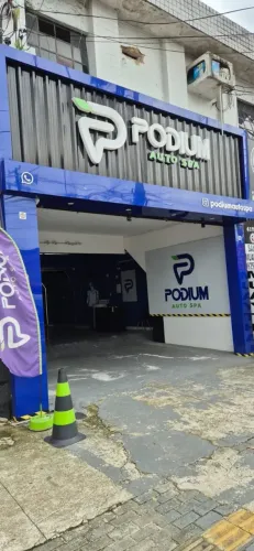 Alugo excelente prédio comercial com 450 Mt2 na Av. Senador Lemos