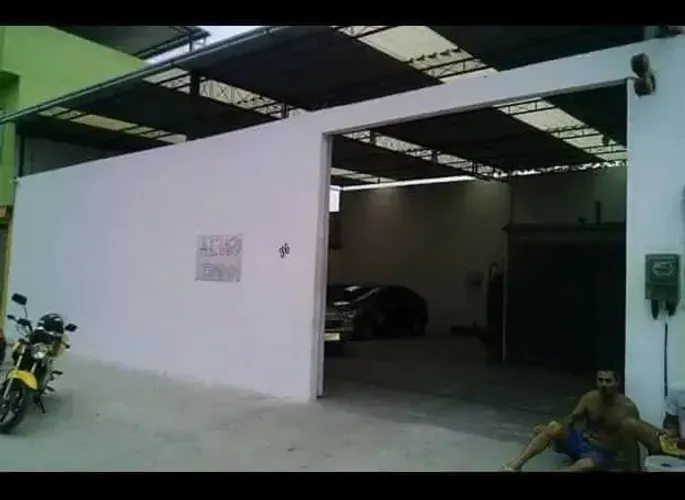 ALUGO GALPÃO DE 170M² R.CALOMON CURICICA EXCELENTE PARA DEPÓSITO E OFICINA MECÂNICA