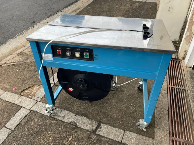 Máquina arqueadora Merk Control tp202