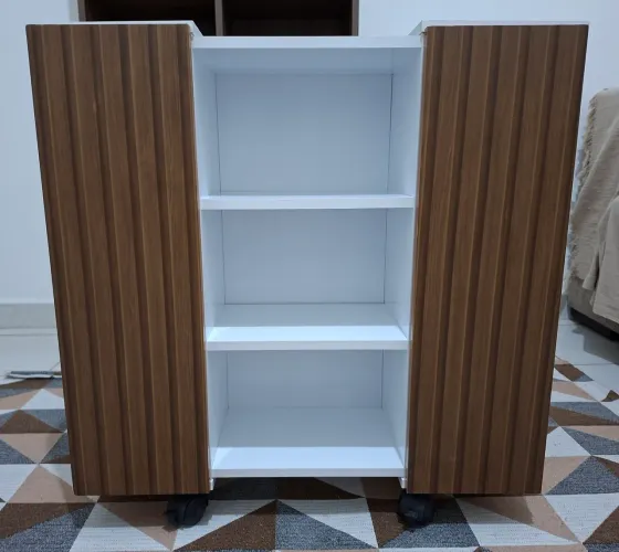 Vendo 2 gabinetes para banheiro