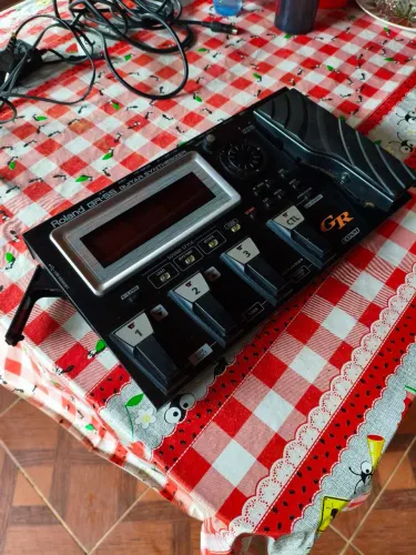 Pedaleira Roland Gr 55 Synthesizer (preta)