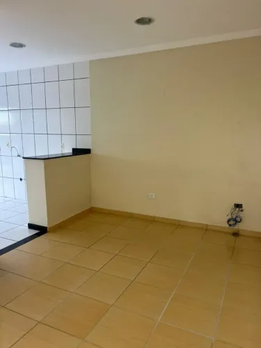 Vende se ou troca , casa em excelente localização , casa no centro , recém construída