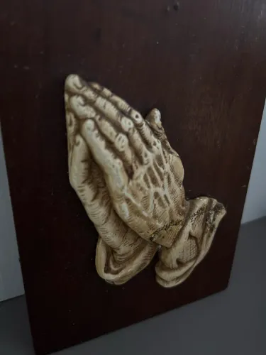 Quadro mãos rezando
