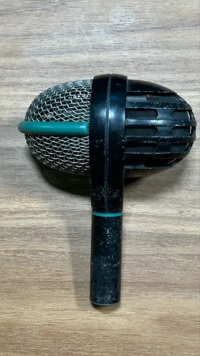 Microfone AKG D112 Austríaco