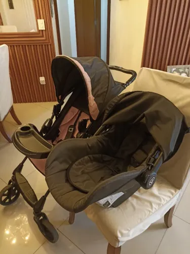 Carrinho de Bebê + Cadeirinha para Carro em Ótimo Estado ?