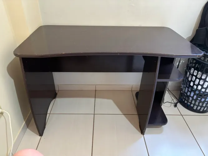 Vendo mesa de escritório/estudo