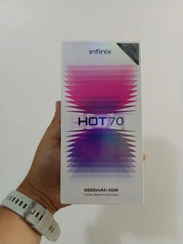 Celular Infinix HOT 70 + capinha de brinde