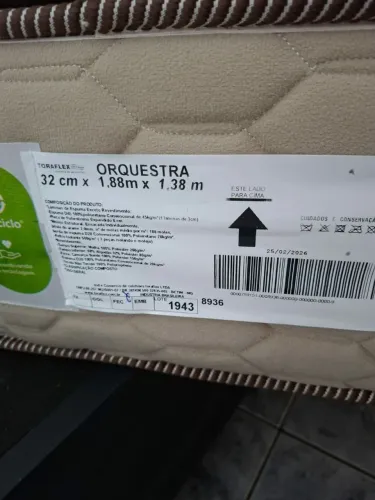 Cama casal box, com pouco uso!