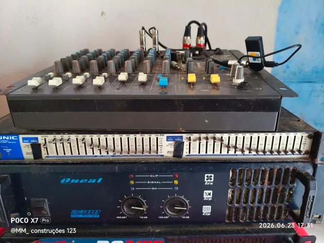 Vendo amplificador ou faço negócio em caixa JBL 3
