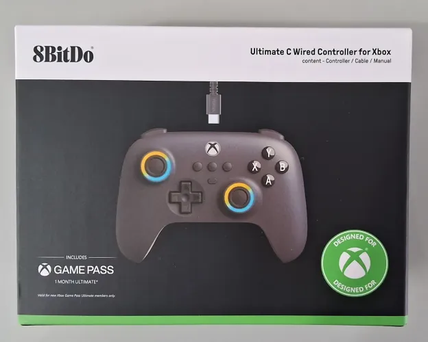Controle 8bitdo para Xbox One/Series X/S e PC com fio lacrado.