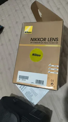 Nikon D3S e Lente Nikon 24-70 2.8 com manual e caixas de ambos equipamentos impecável .