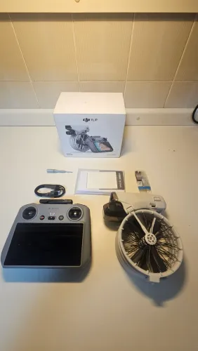 Drone DJI Flip standard com controle RC2