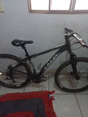 Vende se uma bicicleta