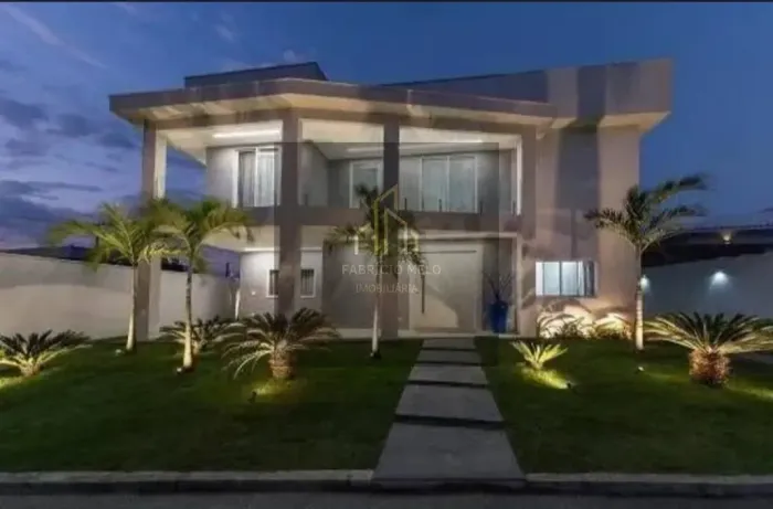 FJ 00190 Imóvel para venda possui 260 metros quadrados com 5 quartos