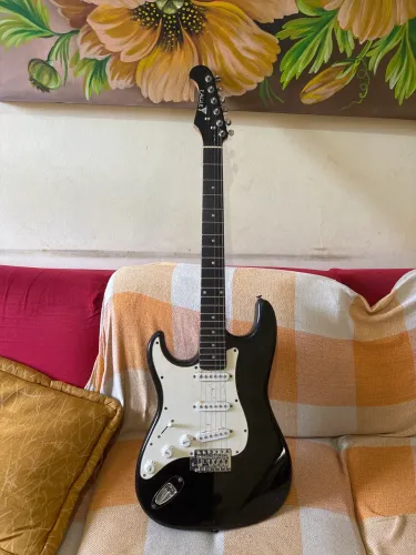 Guitarra Eagle para canhoto