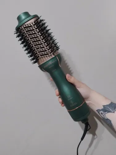 escova secadora britânia modelo BES13VD Soft usada