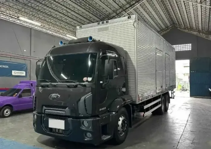 Ford cargo 2422 6x2 Ano 2012
