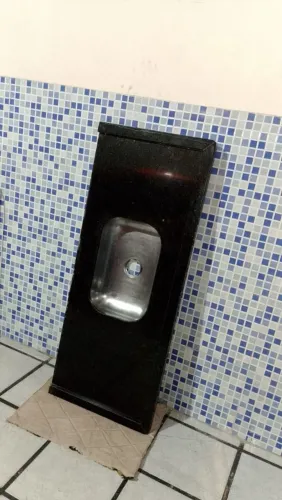 Vendo uma pia de pedra mármore preta com cuba inox com 1 metro e 30 por 52, por 480reais