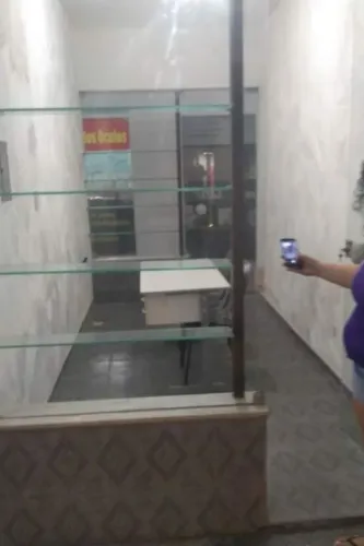 Uma loja no shopping albatroz