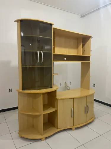 Estante de sala