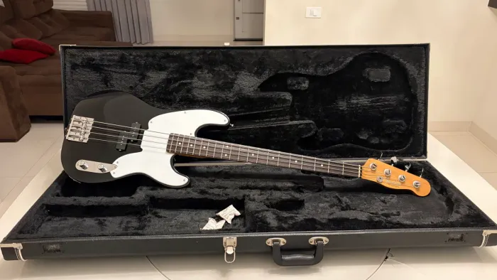 Baixo Fender Precision Mike Dirt Signature