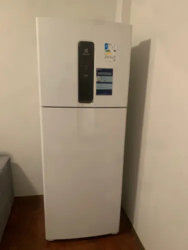 Geladeira seminova Electrolux Frost free IT70-480L