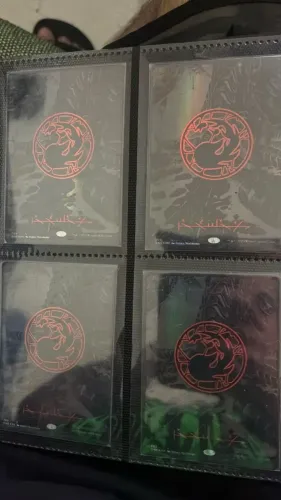 Set 4x Mountain (Phyrexian) - Full Art (Oil Slick Raised Foil)