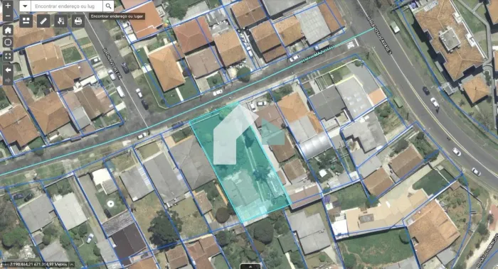 Terreno com 20m2 de testada 880m2 possibilidade de construção de 7 sobrados