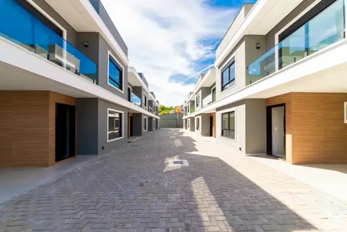 Sobrado em SANTA FELICIDADE com 135,52m²