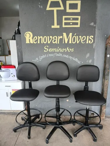Cadeira,hidráulica e giratória,reformada