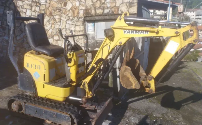 Mini escavadeira Yanmar SV08 
