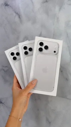 iPhone 17 pro Max LACRADO