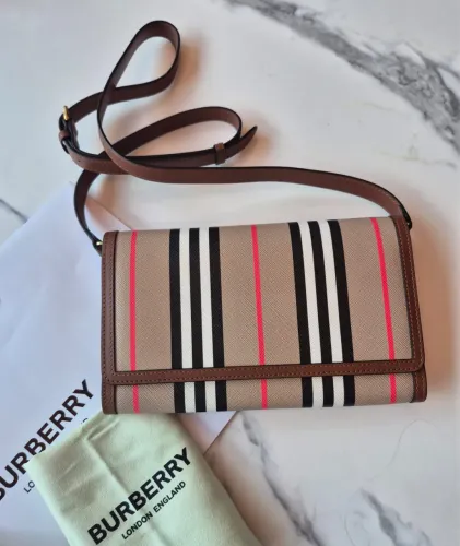 Bolsa Burberry Semi Nova Original impecável 