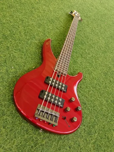 Baixo Yamaha trbx 305