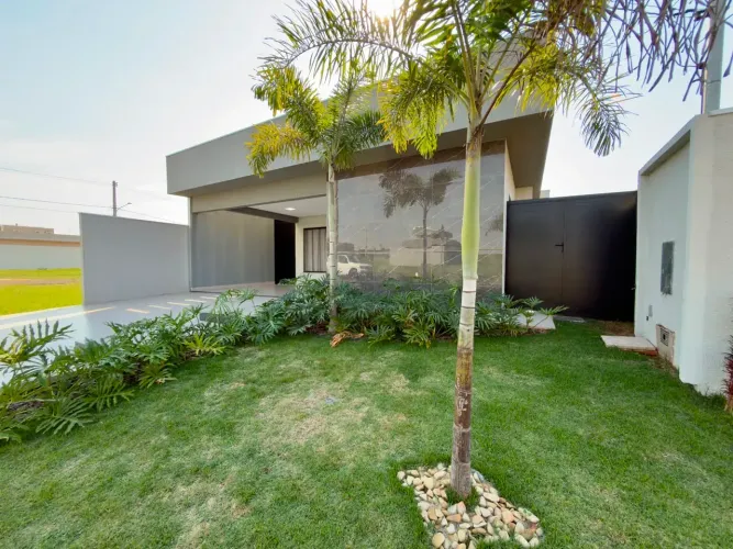 Ampla Casa Térrea Semimobiliada no Santa Inês